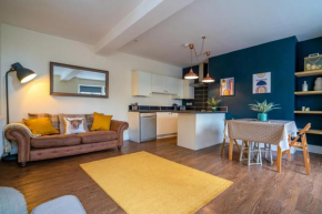 Pass the Keys Beautiful Regency Apartment - 2 Bed and Parking
